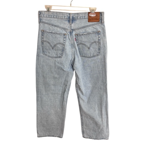 Levis Women’s Rib Cage Straight Ankle Button Fly Light Wash 30 - Picture 1 of 11